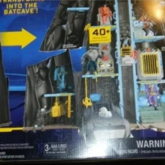 Batman Bat-Tech Batcave Giant Transforming Playset DC Comics🆕⌚📦🏃💨🚚 - Picture 11 of 16